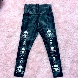 ⭐️SOLD⭐️ Cute Skull Leggings
